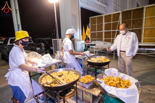 ภาพ No.121515:พิธีถวายภัตตาหารเป็นสังฆทาน แด่คณะพระธรรมยาตรา ปีที่ 12 วันที่ 31 มกราคม พ.ศ. 2567 ณ สภาธรรมกายสากล วัดพระธรรมกาย