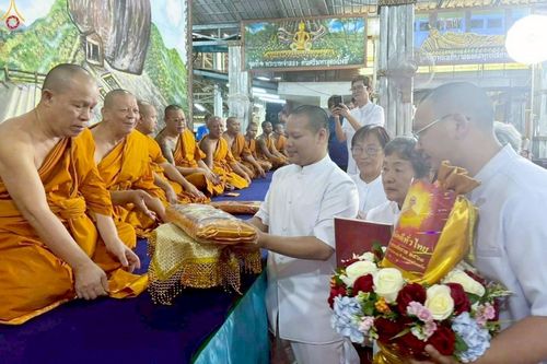 ภาพ No.270507:คณะสงฆ์และกัลยาณมิตรอำเภอเขาคิชฌกูฏ ได้ร่วมพิธีทอดกฐินสามัคคีทั่วไทย 30,000 วัด โดยคณะศิษยานุศิษย์ บูชาธรรม 81 ปี หลวงพ่อธัมมชโย ในอำเภอเขาคิชฌกูฏ จ.จันทบุรี ระหว่างวันที่ 11 ตุลาคม-วันที่ 26 ตุลาคม พ.ศ. 2568 จำนวน 8 วัด