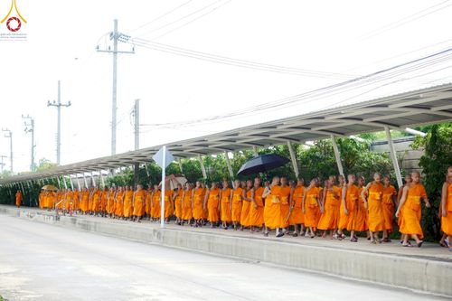 ภาพ No.220649:วันเสาร์ที่ 26 เมษายน พ.ศ.2568 (วันพระ แรม 15 ค่ำ เดือน 5) พิธีถวายภัตตาหารเมนูสวรรค์ "เพื่อการบรรลุธรรม" และ พิธีบุพเปตพลี ครั้งที่ 163 ร่วมอุทิศบุญแด่หมู่ญาติที่ล่วงลับไปแล้ว และสืบทอดอายุพระพุทธศาสนา ณ หอฉันคุณยายอาจารย์ฯ วัดพระธรรมกาย