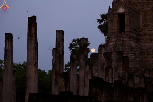 ภาพ No.58643:พิธีตักบาตรพระ ๑,๐๐๐ รูป สมโภชครบรอบ ๘๐๐ ปี พระบรมธาตุเมืองเชลียง ณ วัดพระศรีรัตนมหาธาตุ ราชวรวิหาร  (วัดพระปรางค์) ต.ศรีสัชนาลัย  อ.ศรีสัชนาลัย จ.สุโขทัย วันพฤหัสบดีที่ ๒๕ เมษายน พ.ศ. ๒๕๖๗