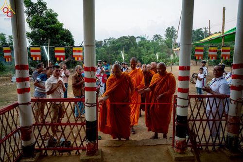 ภาพ No.261588:วันที่ 19 ตุลาคม พ.ศ. 2568 พิธีทอดกฐินสมทบ วัดกัลยาณมิตรต่างประเทศ บูชาธรรม 81 ปี หลวงพ่อธัมมชโย ณ วัดสารนาถ เมืองคาร์การชารี ประเทศบังกลาเทศ 