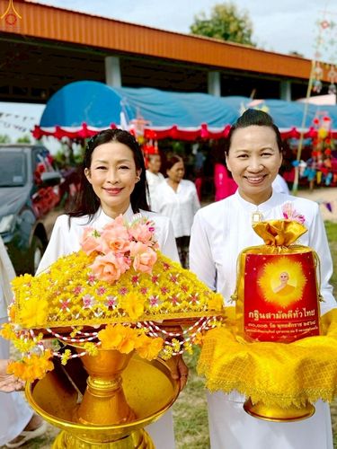 ภาพ No.270108:วันที่ 26 ตุลาคม พ.ศ. 2568 พิธีทอดกฐินสามัคคีทั่วไทย ณ วัดสระเกษ ต.หนองแวง อ.สมเด็จ จ.กาฬสินธุ์ โดยคณะศิษยานุศิษย์ บูชาธรรม 81 ปี หลวงพ่อธัมมชโย