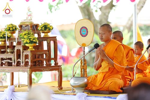 ภาพ No.76085:9พิธีวางศิลาฤกษ์ และตอกเสาเข็มมงคลต้นแรก สร้างหอฉันคุณยายอาจารย์มหารัตนอุบาสิกาจันทร์ ขนนกยูง  ณ ศูนย์ปฎิบัติธรรมนานาชาติสะเดา จ.สงขลา วันที่ 27 มกราคม พ.ศ. 2566