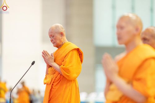 ภาพ No.167654:พิธีทอดกฐิน และ พิธีกรานกฐิน ในวันอาทิตย์ที่ 3 พฤศจิกายน พ.ศ. 2567 ณ วัดพระธรรมกาย จ.ปทุมธานี