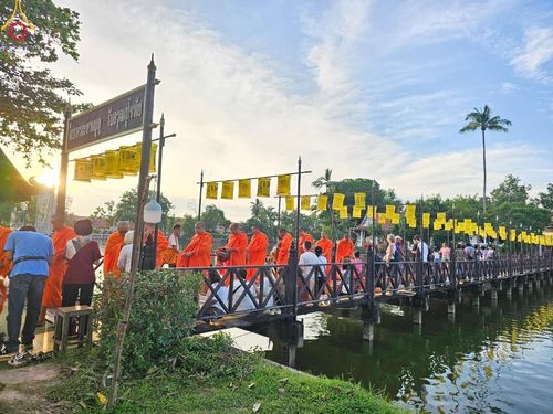 ภาพ No.169664:พิธีทอดกฐิน ณ วัดตระพังทอง ตำบลเมืองเก่า อำเภอเมือง จังหวัดสุโขทัย (มีอายุเก่าแก่ 741ปี) ในโครงการกฐินสามัคคีทั่วไทย 30,000 วัด บูชาธรรม 80 ปี หลวงพ่อธัมมชโย โดยคณะศิษยานุศิษย์วัดพระธรรมกาย วันที่ 26 ตุลาคม พ.ศ. 2567