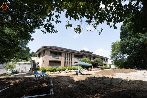 ภาพ No.148838:พิธีวางดวงแก้ว และโปรยรัตนชาติ  สถาปนาหมู่บ้านปฏิบัติธรรม และพิธีถวายภัตตาหารเพลแด่พระบวชใหม่ วัดป่าธรรมกายนานาชาติโทชิหงิ ประเทศญี่ปุ่น วันที่ 13 สิงหาคม พ.ศ. 2567