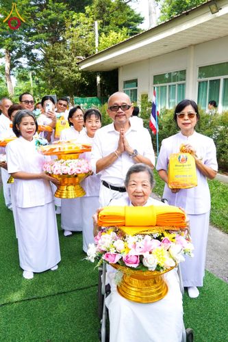 ภาพ No.174746:พิธีทอดกฐินสามัคคี ธรรมอุทยานบ้านแป้ง อำเภอพรหมบุรี จังหวัดสิงห์บุรี ในโครงการกฐินสามัคคีทั่วไทย 30,000 วัด บูชาธรรม 80 ปี หลวงพ่อธัมมชโย โดยคณะศิษยานุศิษย์วัดพระธรรมกาย วันที่ 26 ตุลาคม พ.ศ. 2567