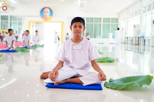 ภาพ No.134794:พิธีตัดปอยผม พิธีขอขมารับผ้าไตร พิธีบรรพชา และพิธีถวายบาตร ในโครงการบรรพชาสามเณร ฟื้นฟูพระพุทธศาสนาทั่วไทย  ณ ศูนย์ปฏิบัติธรรมและศูนย์อบรมเยาวชนเพชรบุรี ต.ท่าแลง อ.ท่ายาง จ.เพชรบุรี