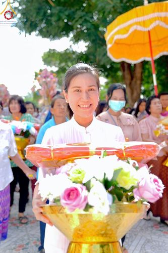 ภาพ No.173583:พิธีทอดกฐิน ณ วัดปู่บัว จ.สุพรรณบุรี ในโครงการกฐินสามัคคีทั่วไทย 30,000 วัด บูชาธรรม 80 ปี หลวงพ่อธัมมชโย โดยคณะศิษยานุศิษย์วัดพระธรรมกาย วันที่ 27 ตุลาคม พ.ศ. 2567