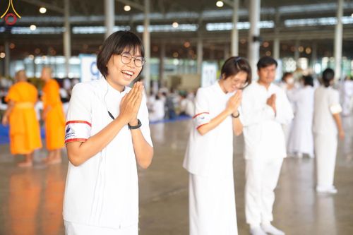 ภาพ No.134526:V.35 เพื่อบุญต้นเดือน การรับบุญของเจ้าหน้าที่หน่วยงานต่างๆ เพื่องานบุญวันอาทิตย์ต้นเดือน ณ วัดพระธรรมกาย วันที่ 7 เมษายน พ.ศ. 2567