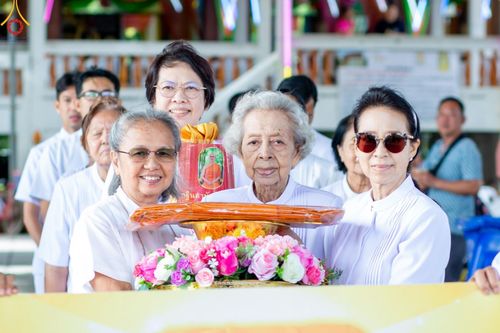 ภาพ No.166134:พิธีทอดกฐิน ณ วัดโพธิ์เลื่อน อ.เมือง จ.ปทุมธานี ในโครงการกฐินสามัคคีทั่วไทย 30,000 วัด บูชาธรรม 80 ปี หลวงพ่อธัมมชโย โดยคณะศิษยานุศิษย์วัดพระธรรมกาย วันที่ 20 ตุลาคม พ.ศ. 2567