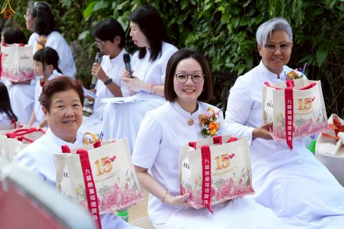 ภาพ No.233633:วันอาทิตย์ที่ 6 กรกฎาคม พ.ศ.2568 พิธีสมโภช 15 ปี วัดพระธรรมกายเกาลูน และพิธีมุทิตาสักการะเปรียญธรรม 9 ประโยค ณ วัดพระธรรมกายเกาลูน เขตปกครองพิเศษฮ่องกง สาธารณรัฐประชาชนจีน