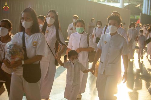 ภาพ No.80778:พิธีตักบาตร , พิธีบูชาข้าวพระในวันอาทิตย์ต้นเดือน วันที่ 7 พฤษภาคม พ.ศ. 2566 ณ วัดพระธรรมกาย