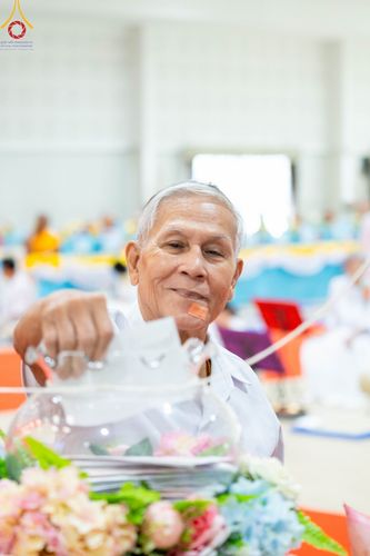 ภาพ No.87048:พิธีทักษิณานุปทานแด่บรรพชนตระกูลผ่องสวัสดิ์ และหมู่ญาติที่ล่วงลับไปแล้ว ณ มหาเจดีย์ทัตตชีโว ศูนย์อบรมเยาวชนกาญจนบุรี วันที่ 31 สิงหาคม พ.ศ. 2566
