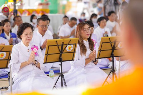 ภาพ No.301043:วันที่ 23 มกราคม พ.ศ. 2569 พิธีถวายภัตตาหารเป็นสังฆทาน แด่พระธรรมยาตรา ณ อนุสรณ์สถานบางปลา วัดบางปลา อำเภอบางเลน จังหวัดนครปฐม ในโครงการธรรมยาตรา กตัญญูบูชา มหาปูชนียาจารย์ พระมงคลเทพมุนี(สด จนฺทสโร) พระผู้ปราบมาร อนุสรณ์สถาน 7 แห่ง ปีที่ 14