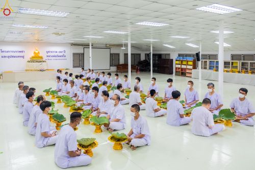 ภาพ No.78601:พิธีตัดปอยผมและปลงผมนาคธรรมทายาท  โครงการบรรพชาและอุปสมบทหมู่ วันคุ้มครองโลก วันที่ 26 มีนาคม พ.ศ.2566 ณ หมู่บ้านบรรลุธรรม วัดพระธรรมกาย