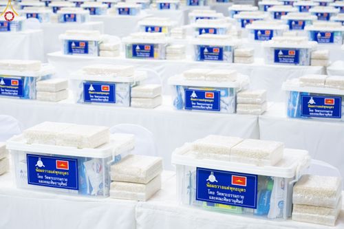 ภาพ No.83133:พิธีถวายสังฆทาน 323 วัด 4 จังหวัดชายแดนภาคใต้ ปีที่ 19 ครั้งที่ 163 พิธีมอบกองทุนหนุนแรงใจช่วยครูใต้ ปีที่ 16 ครั้งที่ 128  และพิธีทำบุญอุทิศส่วนกุศลให้ผู้วายชนม์ ในวันเสาร์ที่ 8 กรกฎาคม พ.ศ. 2566 ณ หอประชุม อาคารพระสุทธิสมณวัตรานุสรณ์   วัดมุจลินทวาปีวิ