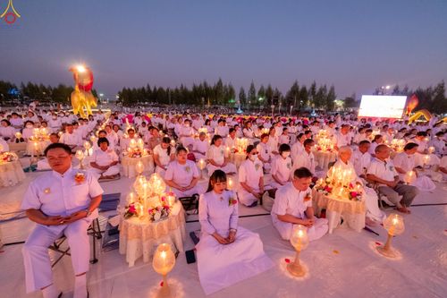 ภาพ No.302283:วันที่ 23 มกราคม พ.ศ. 2569 พิธีจุดประทีปธรรมถวายเป็นพุทธบูชา (ภาพชุดที่ 2) และบูชาธรรมมหาปูชนียาจารย์  ณ อนุสรณ์สถานลำดับที่ 5 สถานที่เผยแผ่วิชชาธรรมกายครั้งแรก อนุสรณ์สถานบางปลา วัดบางปลา อำเภอบางเลน จังหวัดนครปฐม ในโครงการธรรมยาตรา กตัญญูบูชา มหาปูชนีย