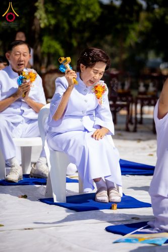 ภาพ No.285821:วันพุธที่ 10 ธันวาคม พ.ศ.2568  พิธีตอกเสาเข็มมงคลต้นสุดท้าย รองรับองค์พระเจดีย์เพื่อสร้างสันติภาพโลก ณ ศูนย์ปฏิบัติธรรมและศูนย์อบรมเยาวชน ชัยนาท