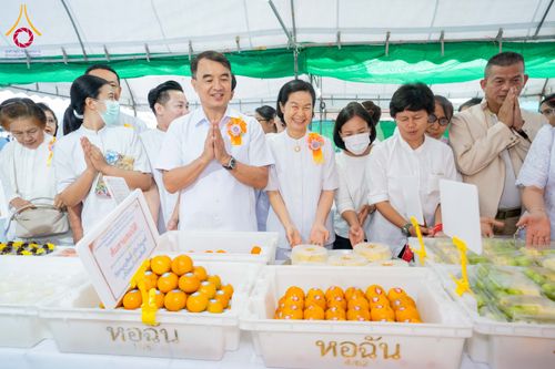 ภาพ No.300185:วันที่ 22 มกราคม พ.ศ. 2569 พิธีถวายภัตตาหารเป็นสังฆทาน แด่พระธรรมยาตรา ณ อนุสรณ์สถานบางปลา วัดบางปลา อำเภอบางเลน จังหวัดนครปฐม ในโครงการธรรมยาตรา กตัญญูบูชา มหาปูชนียาจารย์ พระมงคลเทพมุนี(สด จนฺทสโร) พระผู้ปราบมาร อนุสรณ์สถาน 7 แห่ง ปีที่ 14