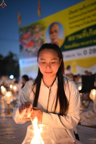 ภาพ No.294063:วันที่ 13 มกราคม พ.ศ. 2569 พิธีจุดประทีปถวายเป็นพุทธบูชา และบูชาธรรมมหาปูชนียาจารย์  (ภาพชุดที่ 2) ณ วัดสองพี่น้อง ต.ต้นตาล อ.สองพี่น้อง จ.สุพรรณบุรี ในโครงการธรรมยาตรา กตัญญูบูชา มหาปูชนียาจารย์ พระมงคลเทพมุนี(สด จนฺทสโร) พระผู้ปราบมาร อนุสรณ์สถาน 7 แห่