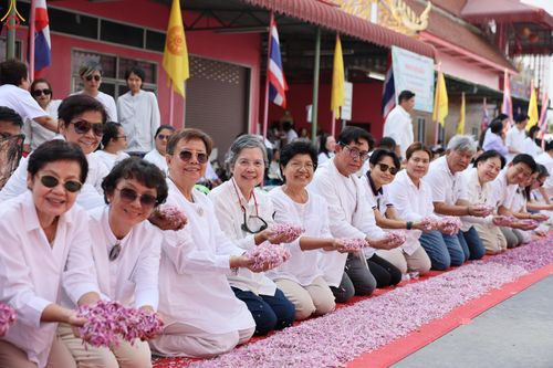ภาพ No.295010:วันที่ 14 มกราคม พ.ศ. 2569 พิธีต้อนรับพระธรรมยาตรา อนุสรณ์สถานลำดับที่ 4  สถานที่เกิดด้วยกายธรรม ณ วัดโบสถ์บน ต.บางคูเวียง จ.นนทบุรี ในโครงการธรรมยาตรา กตัญญูบูชา มหาปูชนียาจารย์ พระมงคลเทพมุนี(สด จนฺทสโร) พระผู้ปราบมาร อนุสรณ์สถาน 7 แห่ง ปีที่ 14