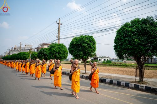 ภาพ No.317007:วันเสาร์ที่ 28 มีนาคม พ.ศ.2569 ธรรมยาตราจาริก ณ ซุ้มประตูลุมพินีเกต(Lumbini Gate) ประเทศเนปาล