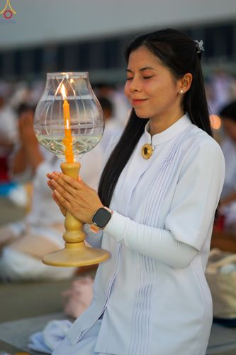 ภาพ No.307908:วันที่ 31 มกราคม พ.ศ. 2569 พิธีจุดประทีปธรรมถวายเป็นพุทธบูชา  และบูชาธรรมมหาปูชนียาจารย์ (ภาพชุดที่ 2) ณ วัดพระธรรมกาย ปทุมธานี ในโครงการธรรมยาตรา กตัญญูบูชา มหาปูชนียาจารย์ พระมงคลเทพมุนี(สด จนฺทสโร) พระผู้ปราบมาร อนุสรณ์สถาน 7 แห่ง ปีที่ 14