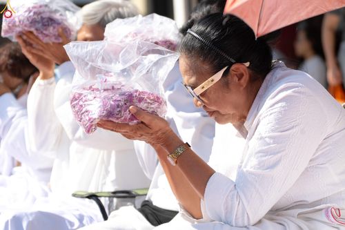 ภาพ No.304063:วันที่ 25 มกราคม พ.ศ. 2569 พิธีต้อนรับพระธรรมยาตรา  รร.สามัคคีราษฏร์บำรุง-วัดพระธรรมกาย ในโครงการธรรมยาตรา กตัญญูบูชา มหาปูชนียาจารย์ พระมงคลเทพมุนี(สด จนฺทสโร) พระผู้ปราบมาร อนุสรณ์สถาน 7 แห่ง ปีที่ 14