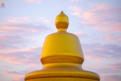 ภาพ No.302449:วันที่ 24 มกราคม พ.ศ. 2569 พิธีตักบาตรพระธรรมยาตรา ณ อนุสรณ์สถานลำดับที่ 5 สถานที่เผยแผ่วิชชาธรรมกายครั้งแรก อนุสรณ์สถานบางปลา วัดบางปลา อำเภอบางเลน จังหวัดนครปฐม ในโครงการธรรมยาตรา กตัญญูบูชา มหาปูชนียาจารย์ พระมงคลเทพมุนี(สด จนฺทสโร) พระผู้ปราบมาร อนุส