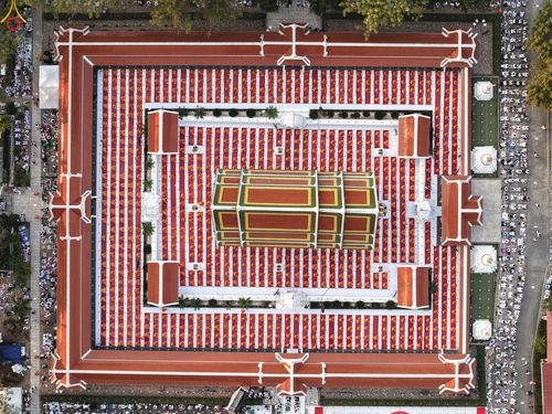 ภาพ No.296977:วันที่ 17 มกราคม พ.ศ. 2569 พิธีจุดประทีปถวายเป็นพุทธบูชา และบูชาธรรมมหาปูชนียาจารย์  ณ วัดโบสถ์บน ต.บางคูเวียง จ.นนทบุรี อนุสรณ์สถานลำดับที่ 4 สถานที่เกิดด้วยกายธรรม ในโครงการธรรมยาตรา กตัญญูบูชา มหาปูชนียาจารย์ พระมงคลเทพมุนี(สด จนฺทสโร) พระผู้ปราบมาร อ