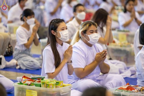 ภาพ No.78827:พิธีตักบาตร ข้าวสารอาหารแห้ง พิธีบูชาข้าวพระ ในวันอาทิตย์ต้นเดือนที่ 2 เมษายน พ.ศ. 2566