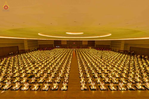 ภาพ No.341581:วันที่ 26 กรกฎาคม พ.ศ. 2569 โครงการพัฒนาคุณธรรม จริยธรรม สำหรับนักเรียนนายสิบตำรวจ (นสต.) รุ่นที่ 17 ศูนย์ฝึกอบรมตำรวจภูธรภาค 1 ได้จัดกิจกรรม  จุดเทียนรวมใจและปฏิบัติธรรมเจริญสมาธิภาวนา เพื่อน้อมอุทิศถวายเป็นพระราชกุศลฯ ณ ศูนย์ปฏิบัติธรรมเวิล์ดพีช วัลเล่