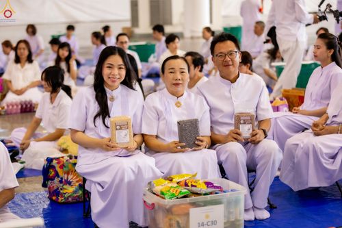 ภาพ No.318154:วันอาทิตย์ต้นเดือนที่ 5 เมษายน พ.ศ.2569 พิธีตักบาตร ณ บ้านแก้วเรือนทองคุณยายอาจารย์ฯ วัดพระธรรมกาย