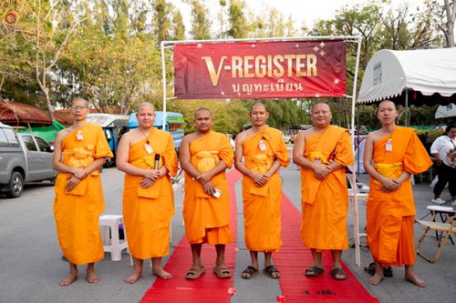 ภาพ No.296284:ภาพเบื้องหลังอาสาสมัครรวมใจ ชุดที่ 2 ในโครงการธรรมยาตรา กตัญญูบูชา มหาปูชนียาจารย์ พระมงคลเทพมุนี(สด จนฺทสโร) พระผู้ปราบมาร อนุสรณ์สถาน 7 แห่ง ปีที่ 14