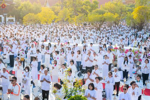 ภาพ No.293883:วันที่ 14 มกราคม พ.ศ. 2569 พิธีจุดประทีปถวายเป็นพุทธบูชา และบูชาธรรมมหาปูชนียาจารย์  ณ วัดสองพี่น้อง ต.ต้นตาล อ.สองพี่น้อง จ.สุพรรณบุรี ในโครงการธรรมยาตรา กตัญญูบูชา มหาปูชนียาจารย์ พระมงคลเทพมุนี(สด จนฺทสโร) พระผู้ปราบมาร อนุสรณ์สถาน 7 แห่ง ปีที่ 14