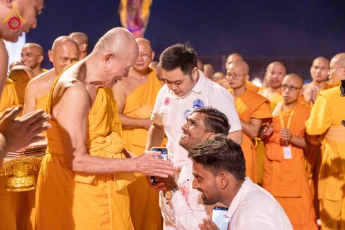 ภาพ No.312463:วันอังคารที่ 3 มีนาคม พ.ศ.2569 พิธีเวียนประทักษิณและจุดมาฆประทีป (ภาพชุดที่ 2) ณ ลานธรรมพระมหาธรรมกายเจดีย์ วัดพระธรรมกาย