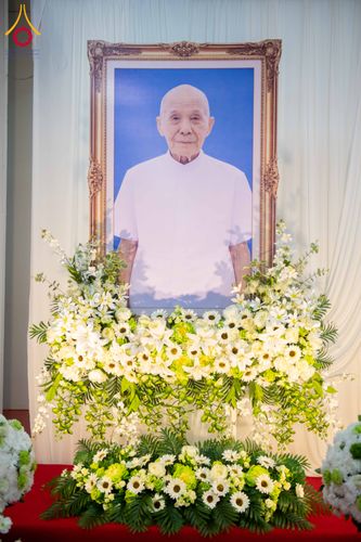 ภาพ No.314665:วันเสาร์ที่ 21 มีนาคม พ.ศ. 2569 พิธีบำเพ็ญกุศล คุณพ่อณรงค์ จินตมากุล  สิริอายุ 99 ปี 11 เดือน โยมบิดา พระครูปลัดรัตนวีรวัฒน์ (รังสฤษดิ์ อิทฺธิจินตโก) ที่ปรึกษาเจ้าคณะจังหวัดปทุมธานี เจ้าอาวาสวัดพระธรรมกาย  ณ ห้องปลูกศรัทธา 2 วัดพระธรรมกาย ปทุมธานี