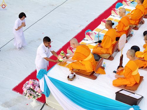 ภาพ No.292347:วันที่ 11 มกราคม พ.ศ. 2569 พิธีตักบาตรพระธรรมยาตรา ณ อนุสรณ์สถานคลองบางนางแท่น อ.สามพราน จ.นครปฐม ในโครงการธรรมยาตรา กตัญญูบูชา มหาปูชนียาจารย์ พระมงคลเทพมุนี(สด จนฺทสโร) พระผู้ปราบมาร อนุสรณ์สถาน 7 แห่ง ปีที่ 14