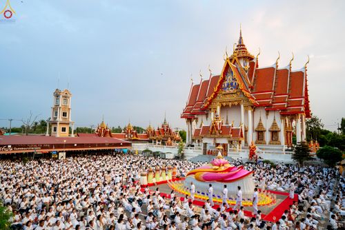 ภาพ No.297018:วันที่ 17 มกราคม พ.ศ. 2569 พิธีจุดประทีปถวายเป็นพุทธบูชา และบูชาธรรมมหาปูชนียาจารย์  ณ วัดโบสถ์บน ต.บางคูเวียง จ.นนทบุรี อนุสรณ์สถานลำดับที่ 4 สถานที่เกิดด้วยกายธรรม ในโครงการธรรมยาตรา กตัญญูบูชา มหาปูชนียาจารย์ พระมงคลเทพมุนี(สด จนฺทสโร) พระผู้ปราบมาร อ