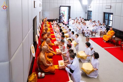 ภาพ No.332342:วันเสาร์ที่ 6 มิถุนายน พ.ศ.2569 พิธีต้อนรับสัญญาบัตร พัดยศ พระราชภาวนาวชิรวิเทศ วิ. ณ อุโบสถพระไตรปิฏก วัดพระธรรมกาย
