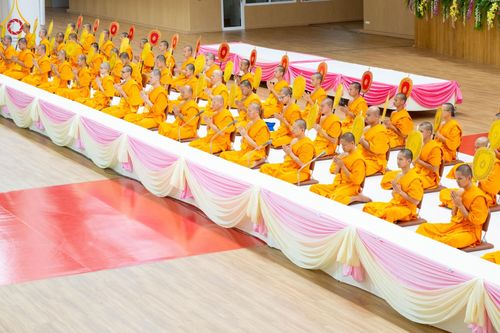 ภาพ No.153323:พิธีมุทิตาสักการะ พระภิกษุ-สามเณร ผู้สอบไล่ได้เปรียญธรรม ประโยค 1-2 ถึงประโยค ป.ธ.9 และบาลีศึกษา ประโยค1-2 ถึง บ.ศ.9 , พิธีมอบดวงแก้วสามเณรผู้ทรงบาลีไวยากรณ์ วัดพระธรรมกาย และ ศูนย์ส่งเสริมศีลธรรมในประเทศและต่างประเทศ วันอาทิตย์ที่ 8 กันยายน พ.ศ.2567