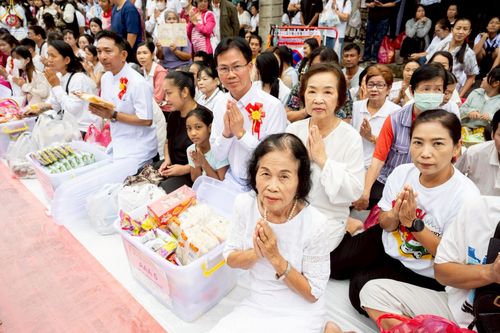 ภาพ No.245376:วันอาทิตย์ที่ 14 กันยายน พ.ศ. 2568 ตักบาตรพระ 555 รูป มหากุศล  น้อมถวายเป็นพุทธบูชา ณ หอนาฬิกาเบตง อ.เบตง จ.ยะลา