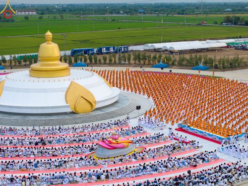 ภาพ No.118593:พิธีตักบาตรพระธรรมยาตรา ปีที่ 12 ณ อนุสรณ์สถานลำดับที่ 5 สถานที่เผยแผ่วิชชาธรรมกายครั้งแรก อนุสรณ์สถานบางปลา จ.นครปฐม วันที่ 25 มกราคม พ.ศ. 2567