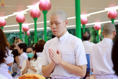 ภาพ No.228986:วันเสาร์ที่ 14 มิถุนายน พ.ศ. 2568 พิธีเวียนประทักษิณ , พิธีขอขมารับผ้าไตร ในโครงการบรรพชาอุปสมบทหมู่ ผู้บริหารรุ่นที่ 15 และ อุดมศึกษา รุ่นที่ 52 ณ โบสถ์พระไตรปิฎก วัดพระธรรมกาย