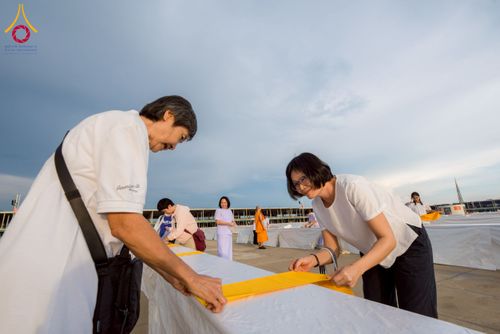 ภาพ No.217863:วันที่ 10-14 เมษายน พ.ศ. 2568 เจ้าหน้าที่อาสาสมัคร เตรียมงานวันคุ้มครองโลก ชุดที่ 2 วัดพระธรรมกาย จ.ปทุมธานี