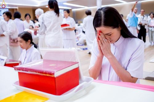 ภาพ No.228446:วันอาทิตย์ที่ 8 มิถุนายน พ.ศ. 2568 พิธีถวายทุนสนับสนุนพระไตรปิฎกฉบับธรรมชัย และอนุรักษ์คัมภีร์โบราณ ณ ห้องแก้วสารพัดนึก 2 วัดพระธรรมกาย