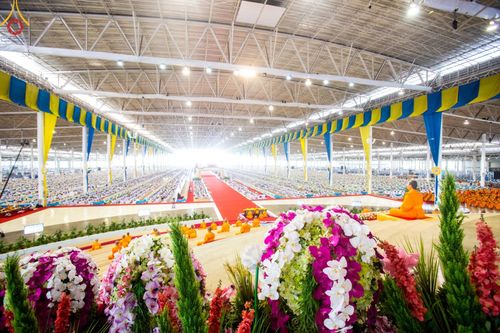 ภาพ No.60444:การต้อนรับพระสังฆาธิการ 10,000 กว่าวัดทั่วประเทศ พิธีมอบปัจจัยช่วยเหลือครู 4 จังหวัดชายแดนภาคใต้ พิธีปฏิบัติธรรม ในวันคุ้มครองโลก วันจันทร์ที่ 22 เมษายน พ.ศ.2567 ณ วัดพระธรรมกาย จ.ปทุมธานี