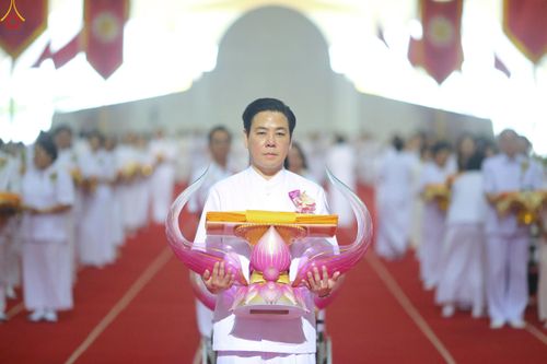 ภาพ No.240821:วันพุธที่ 27 สิงหาคม พ.ศ. 2568 พิธีทอดผ้าป่าเพื่อสร้างอาคาร  82 ปี หลวงพ่อธัมมชโย สมทบกฐินวัดพระธรรมกาย และกฐิน 30,000 วัดทั่วประเทศ ครั้งที่ 1