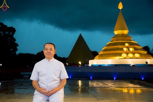 ภาพ No.223276:วันที่ 2 -10 พฤษภาคม พ.ศ. 2568 พิธีตัดปอยผม ปลงผม พิธีขอขมาลาอุปสมบทอุทิศชีวิต ของอุบาสก พิสิทธิ์ หมื่นแกล้ว  ณ วัดพระธรรมกาย